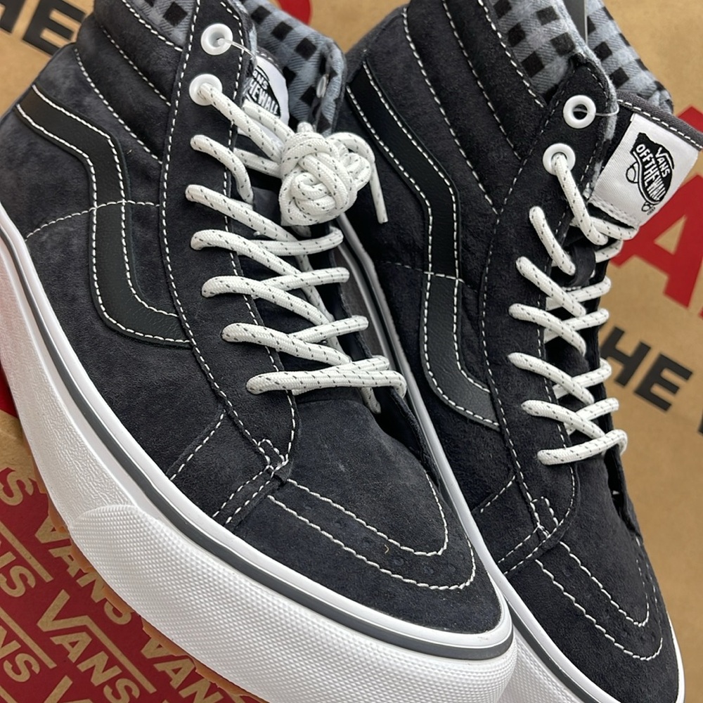 Vans Men’s Sk8-Hi Mte-1 Plaid Grey/White
VN0A5HZYGYW Boots Sneakers - Picture 7 of 16
